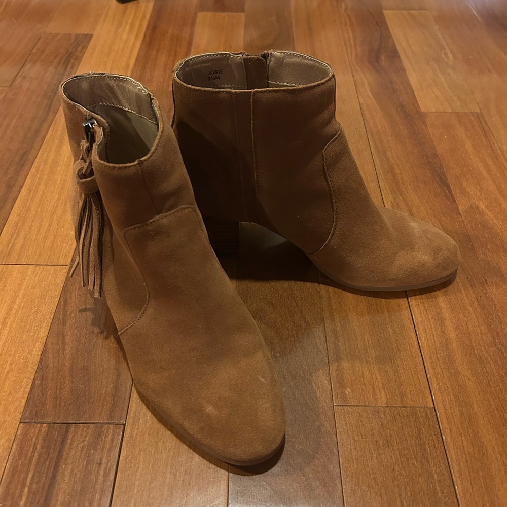 Tahari Women's Bootie Brown Suede Zip Ankle Size 9.5